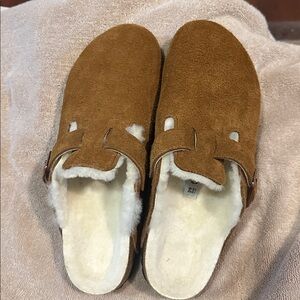 Birkenstock Caramel/Tan Dark Suede Shearling Clogs/slides